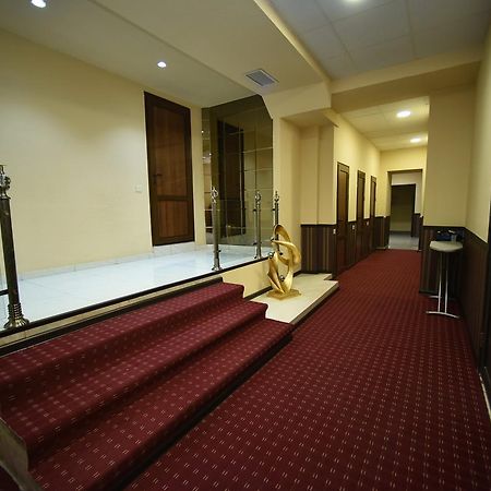 Yerevan Inn Hostel Bagian luar foto