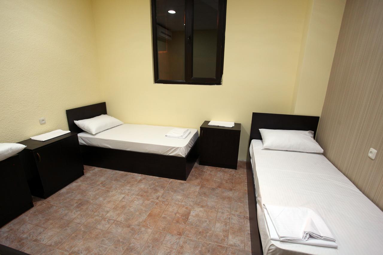 Yerevan Inn Hostel Bagian luar foto