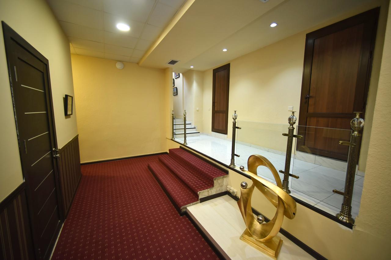 Yerevan Inn Hostel Bagian luar foto