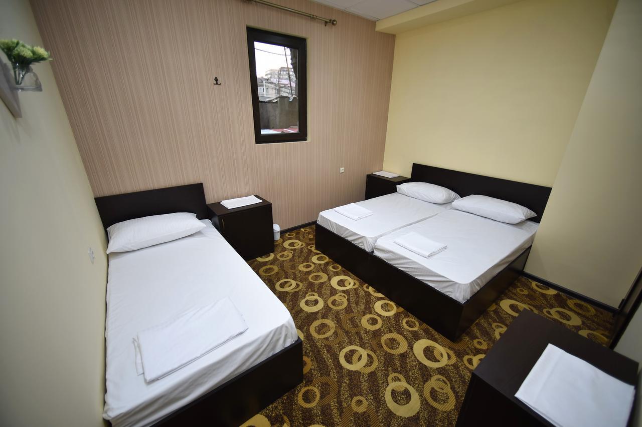 Yerevan Inn Hostel Bagian luar foto