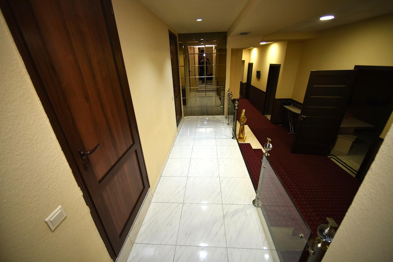 Yerevan Inn Hostel Bagian luar foto